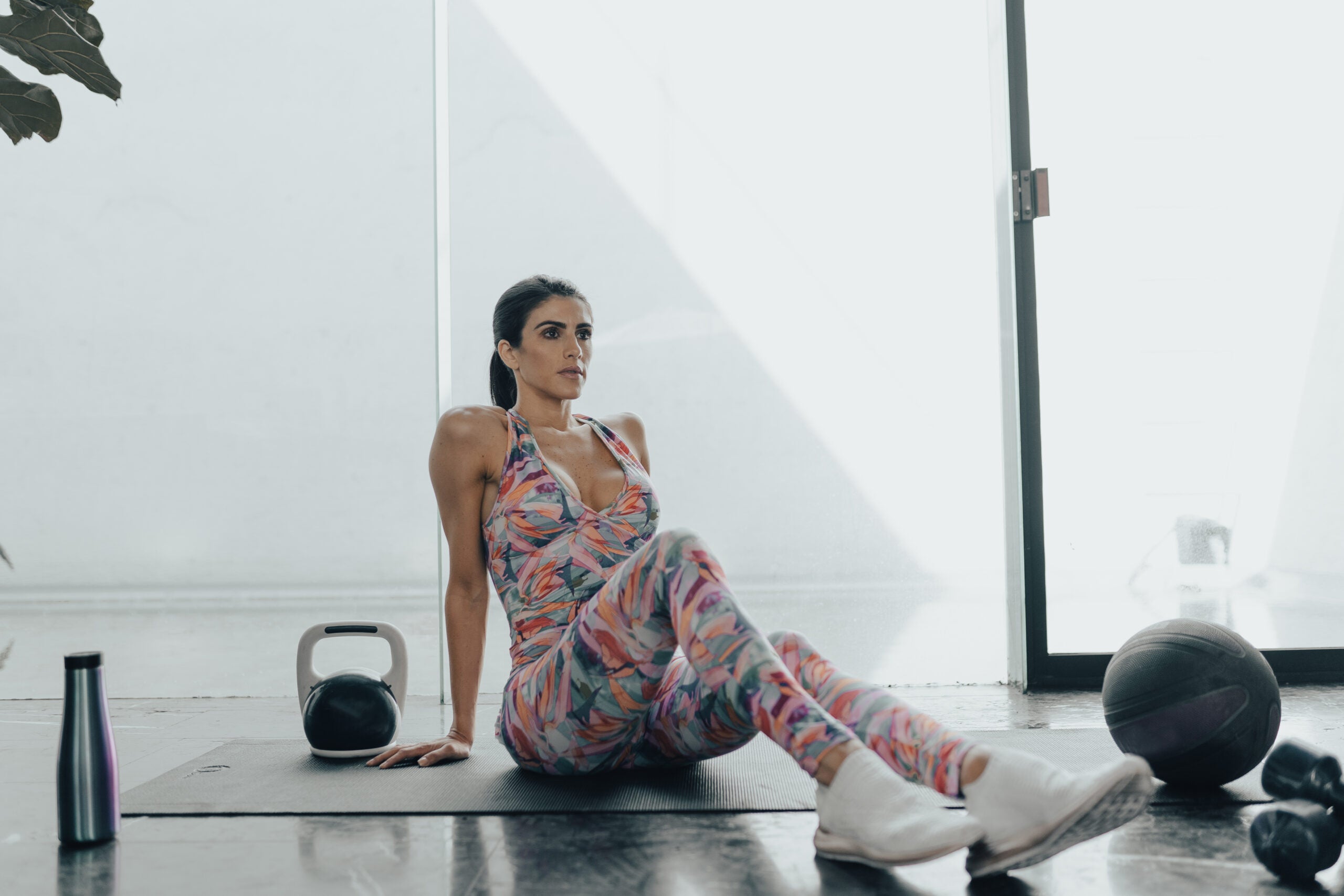 Resalta tu figura con los últimos modelos de bottoms de Fannya